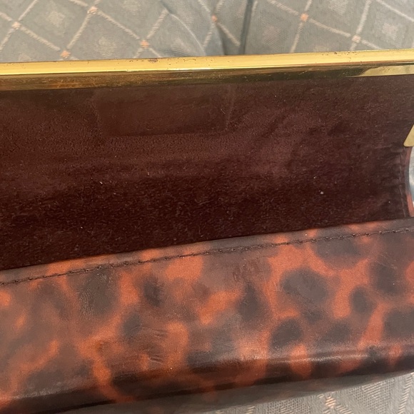 Tory Burch Brown Tortoiseshell Eyeglass Case with Gold Trim - Picture 8 of 9